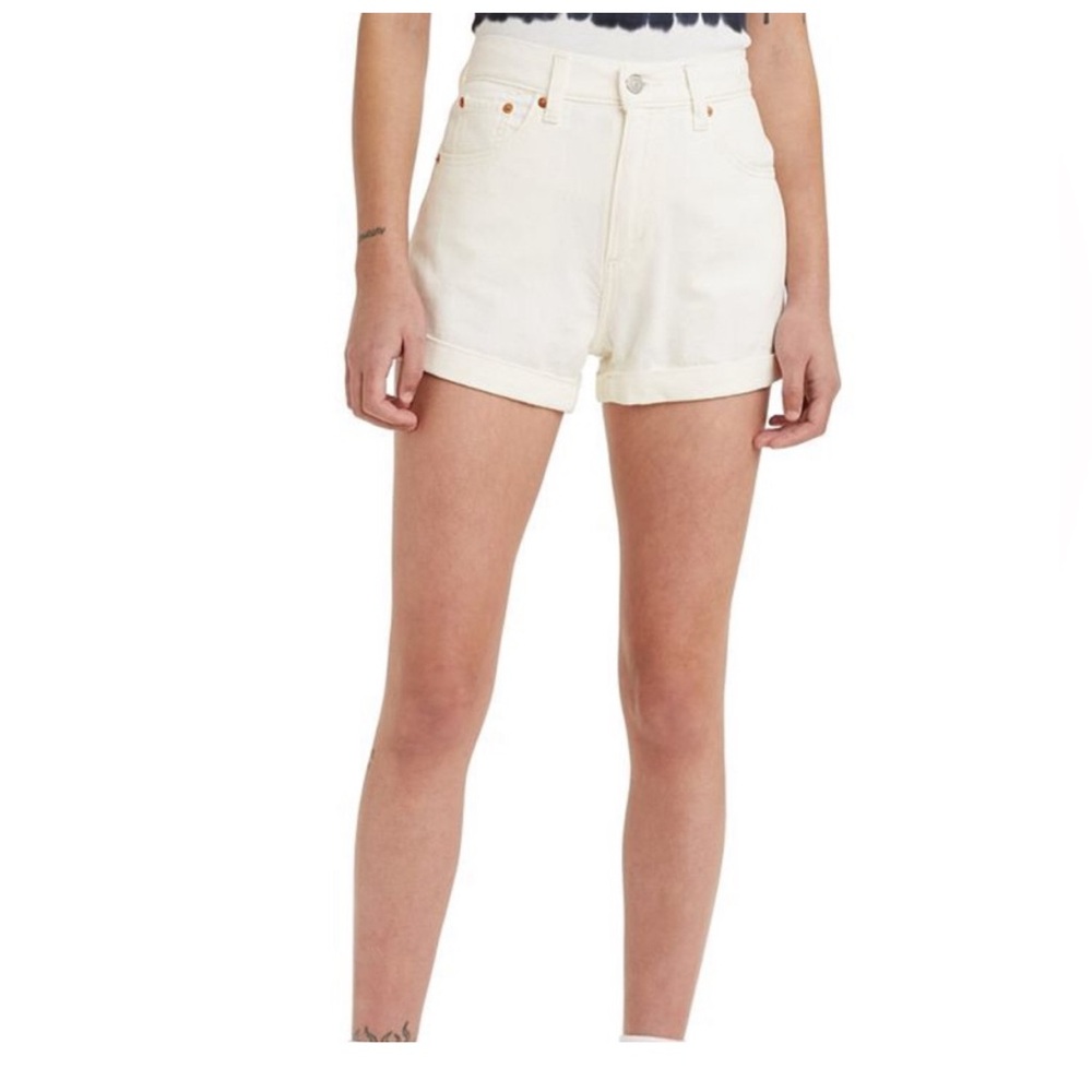 Levi’s White A-line mom shorts